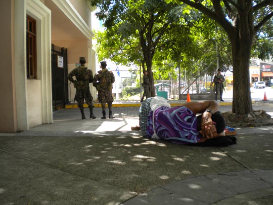  JON SISTIAGA _ vigilando la siesta 