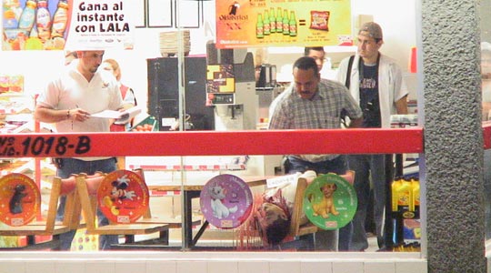  JON SISTIAGA _ violencia diaria en méxico. poli muerto por narcos 