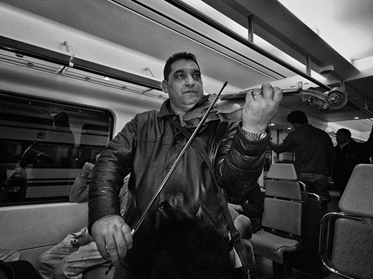  MARCELO AURELIO _ becho toca el violín 