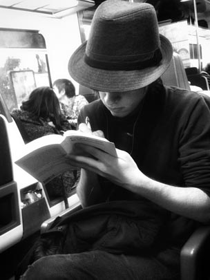  MARCELO AURELIO _ en el tren, barcelona 