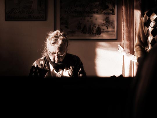  MARCELO AURELIO _ la dueña del bar 