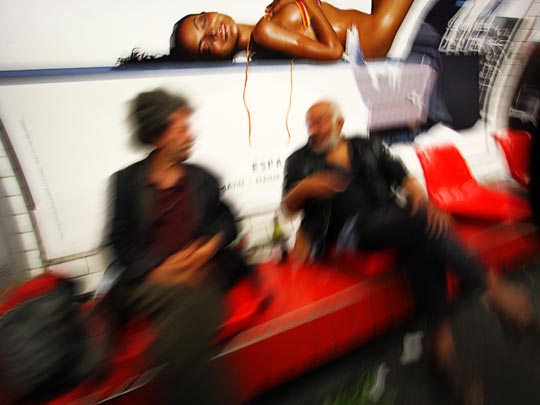 MARCELO AURELIO _ reunión en el metro, paris 