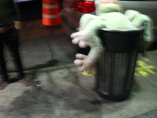  MIKEL URMENETA _ basura en la 10a avenida 