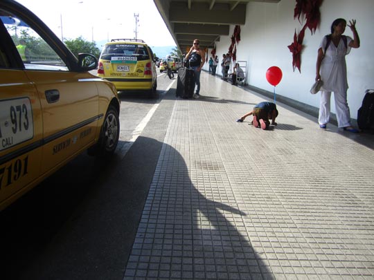  MIKEL URMENETA _ el niño del globo rojo 