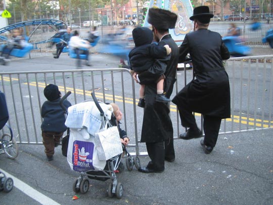  MIKEL URMENETA _ fiesta en lee avenue (1) 