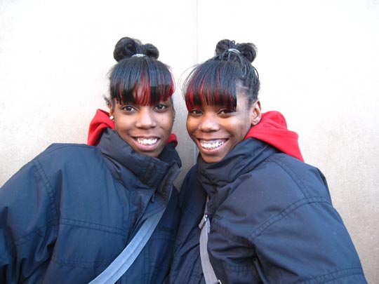  MIKEL URMENETA _ gemelas negras 