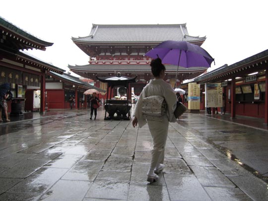  MIKEL URMENETA _ paraguas violeta 