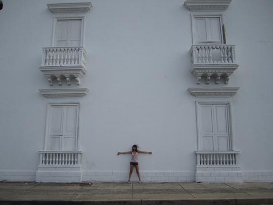  MIKEL URMENETA _ patricia y la fachada 