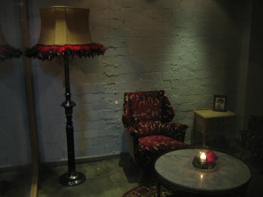  MIQUI PUIG _ habitación realmente pequeña. los negativos 