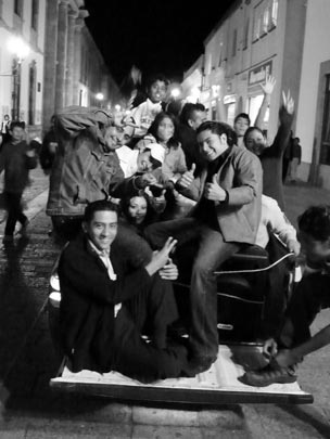  ORIOL BOSCH _ donde cabe uno caben 10 