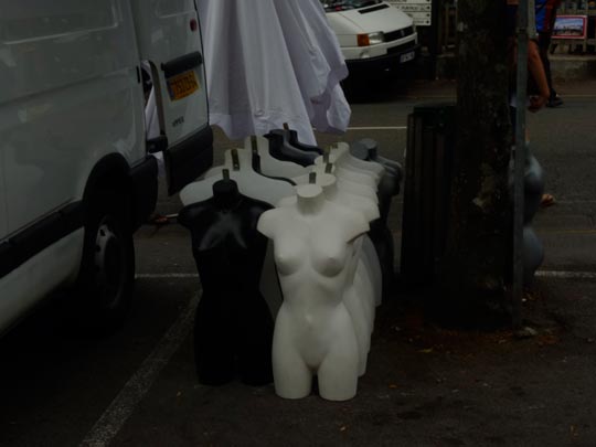  ALICIA OTAEGUI _ trata de maniquíes 