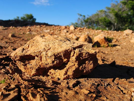  OMAR AYYASHI _ meteorito 